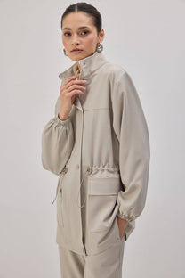 Giacca con zip e collo dritto