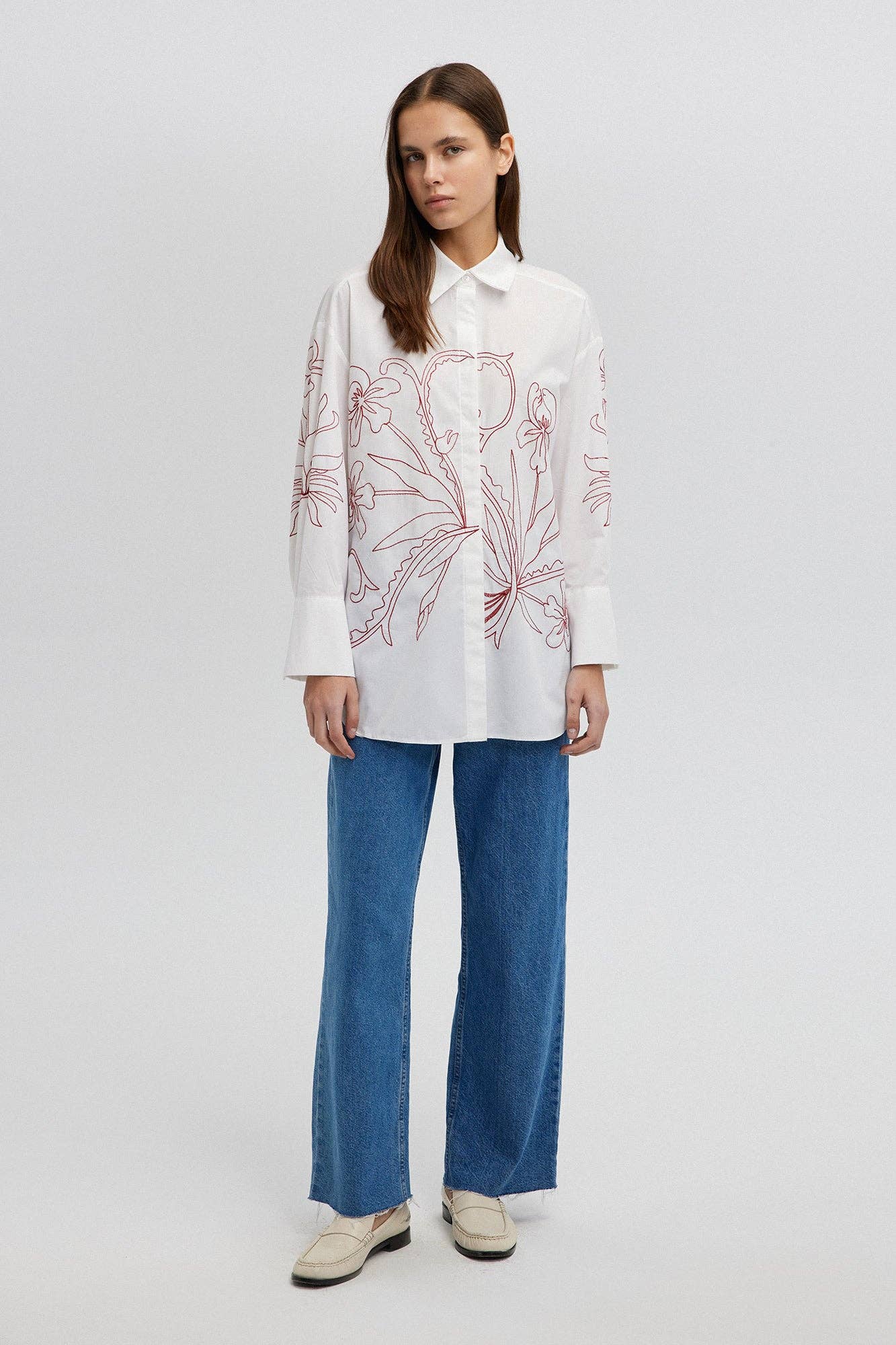 Camicia in misto cotone con ricamo floreale