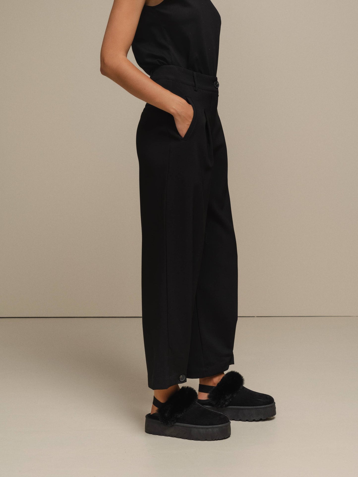 Pantaloni sartoriali donna a vita alta con pieghe