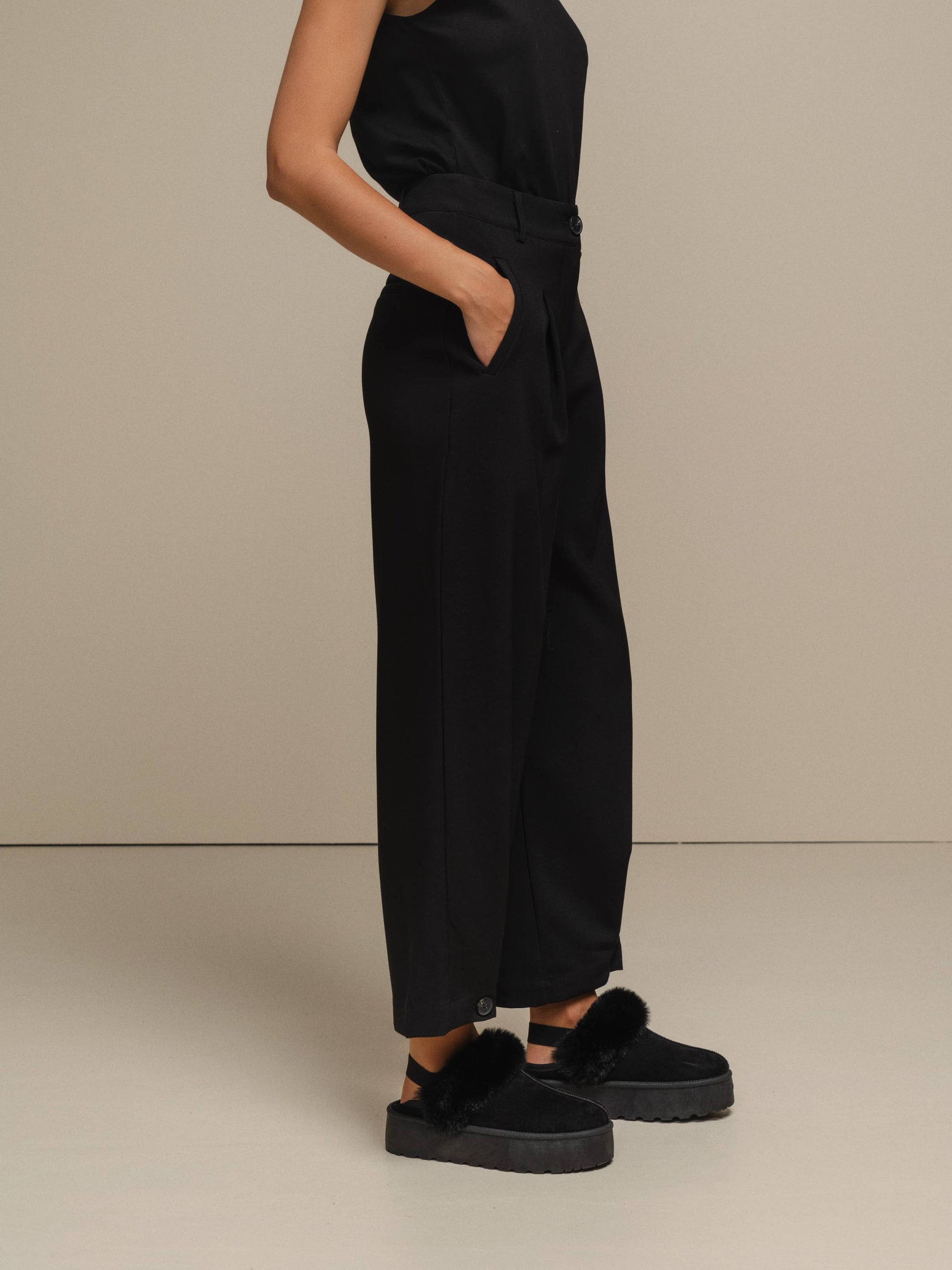 Pantaloni sartoriali donna a vita alta con pieghe