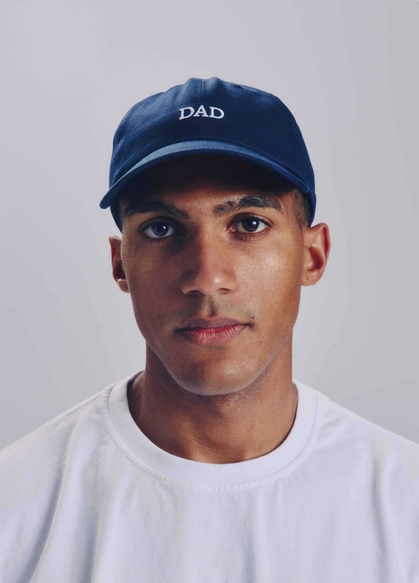 Cappellino “DAD” blu scuro ricamato