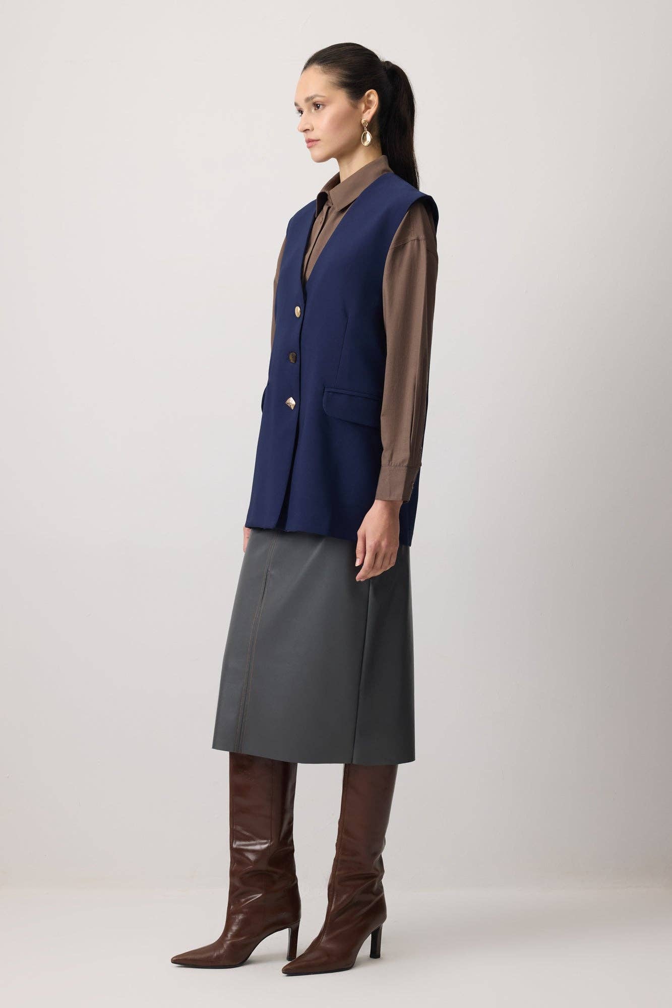 Gilet lungo in crêpe con bottoni