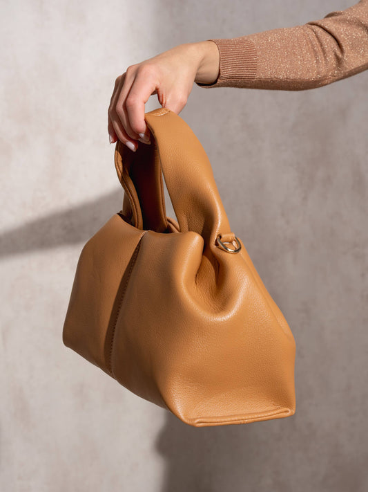Borsa a mano morbida in ecopelle color cammello