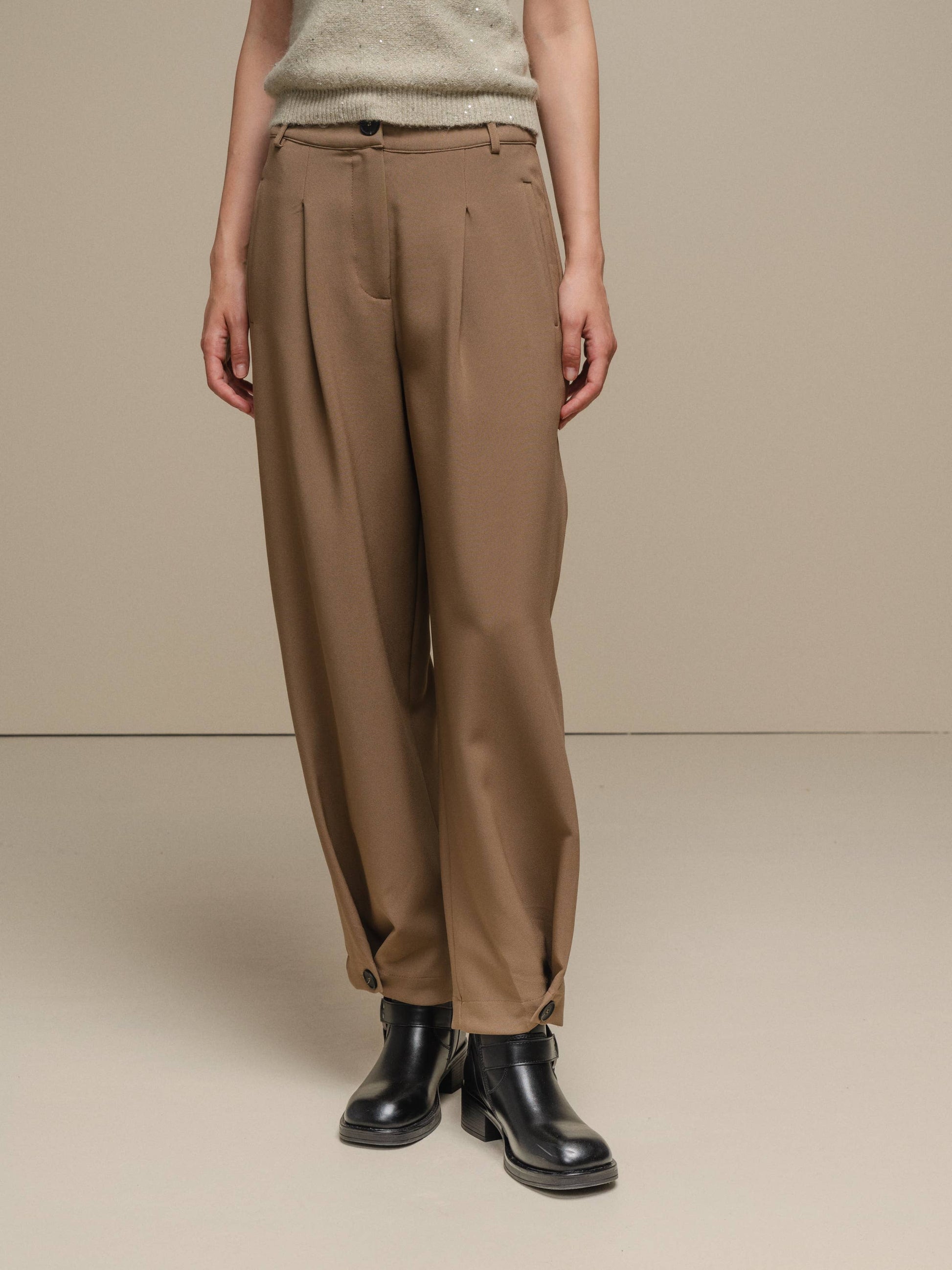 Pantaloni sartoriali donna a vita alta con pieghe
