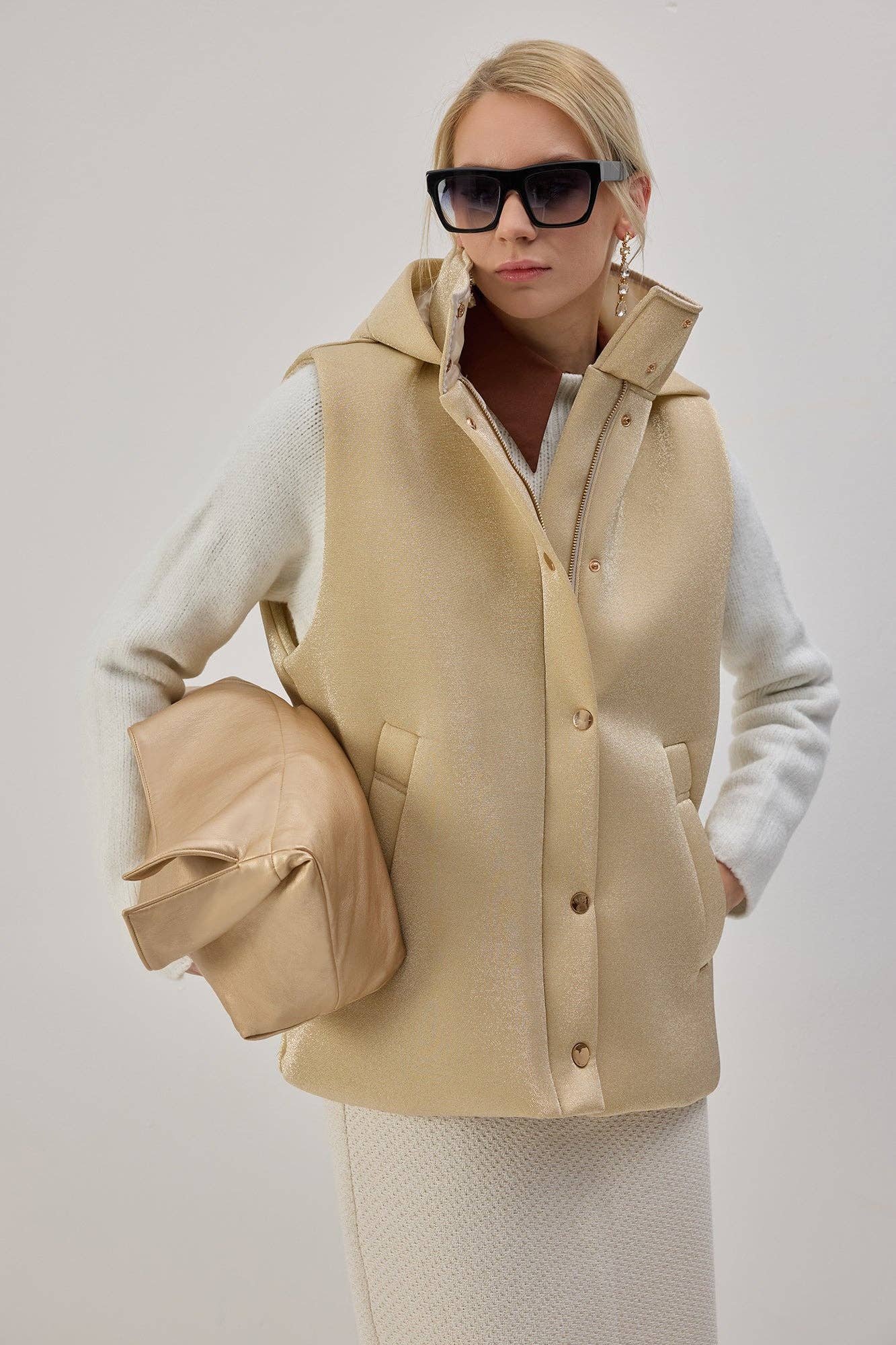 Gilet imbottito con cappuccio effetto lurex