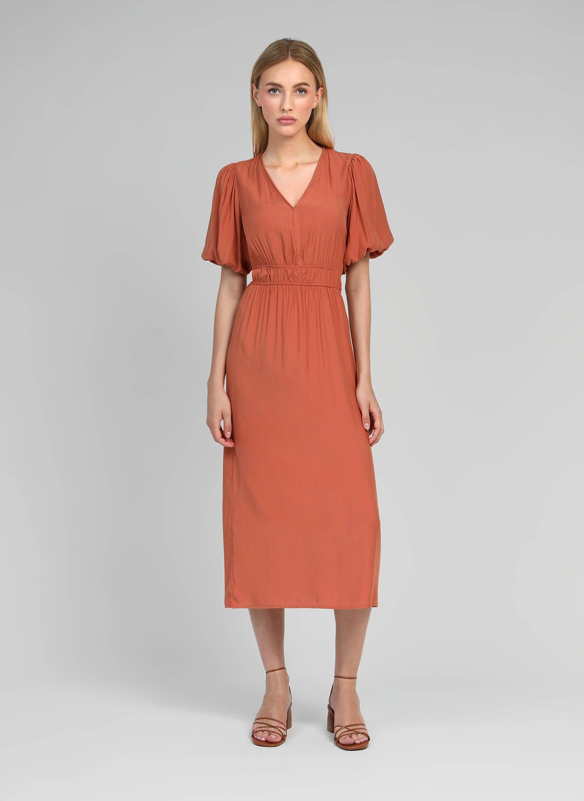 Abito midi Melile terracotta con scollo a V