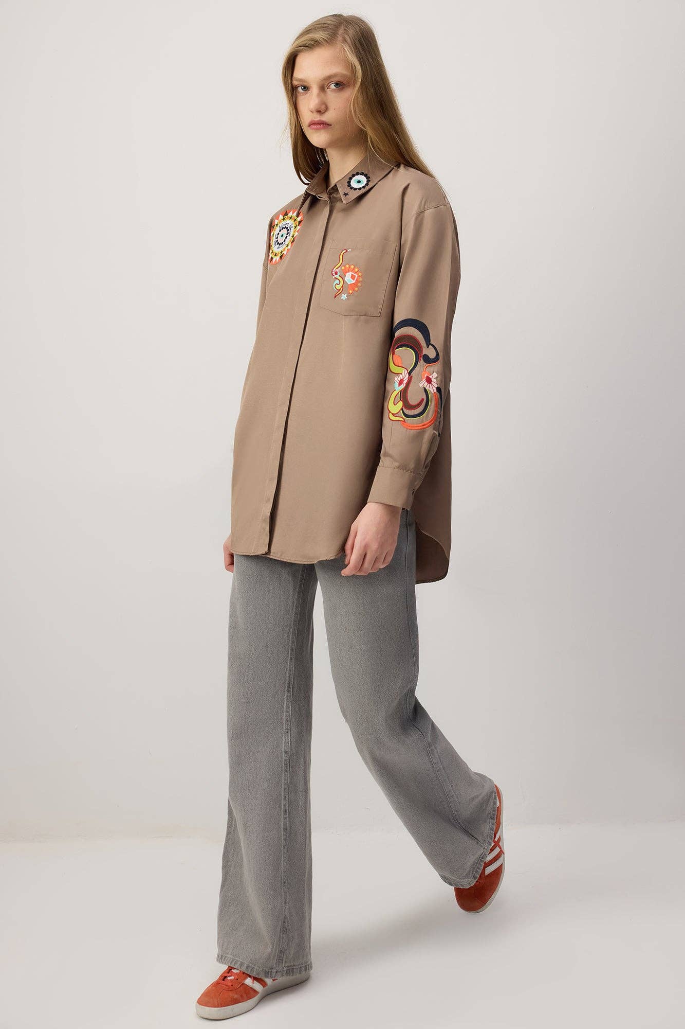 Camicia oversize con ricami