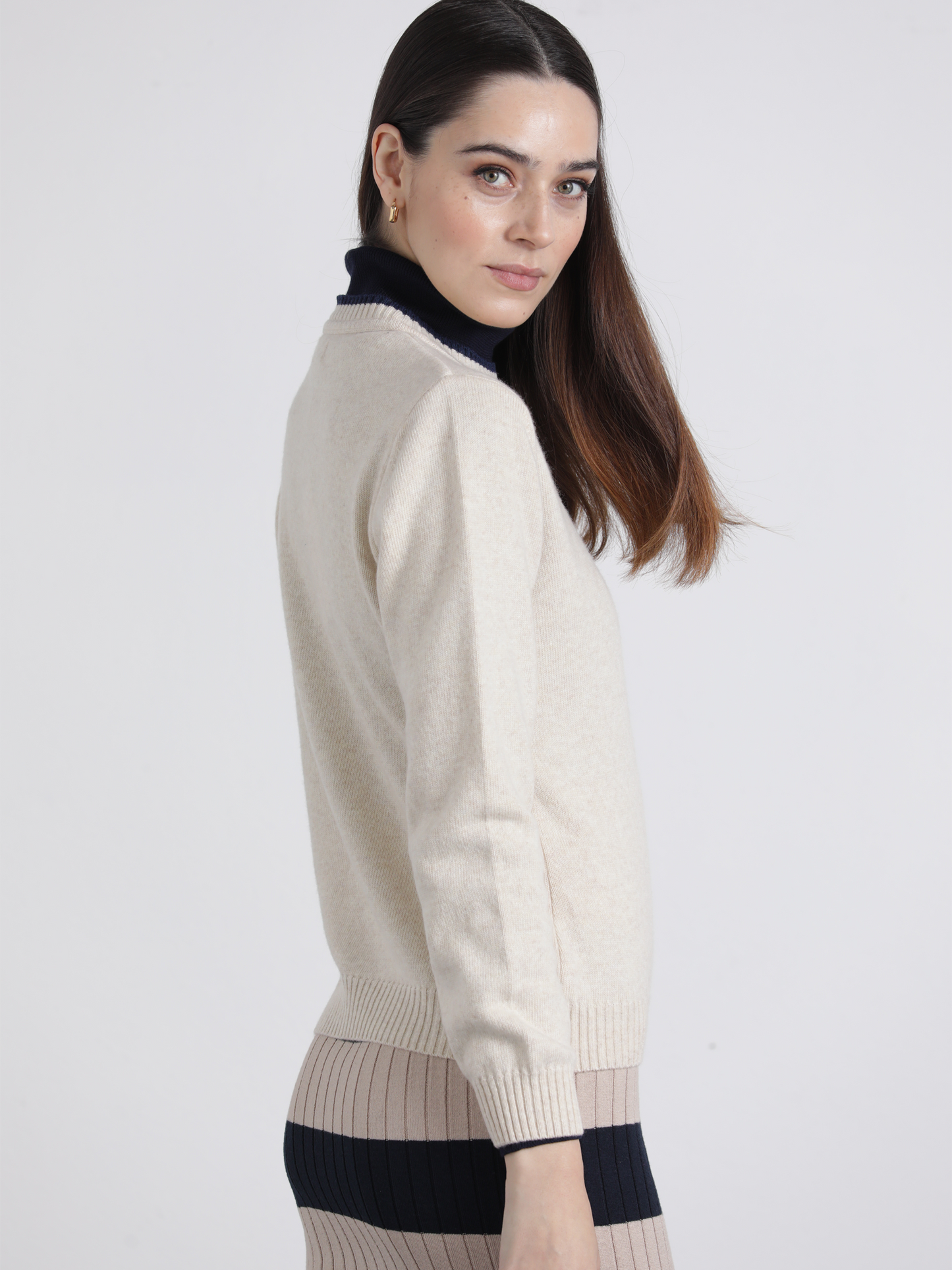 Maglione in lana e cashmere con logo ricamato