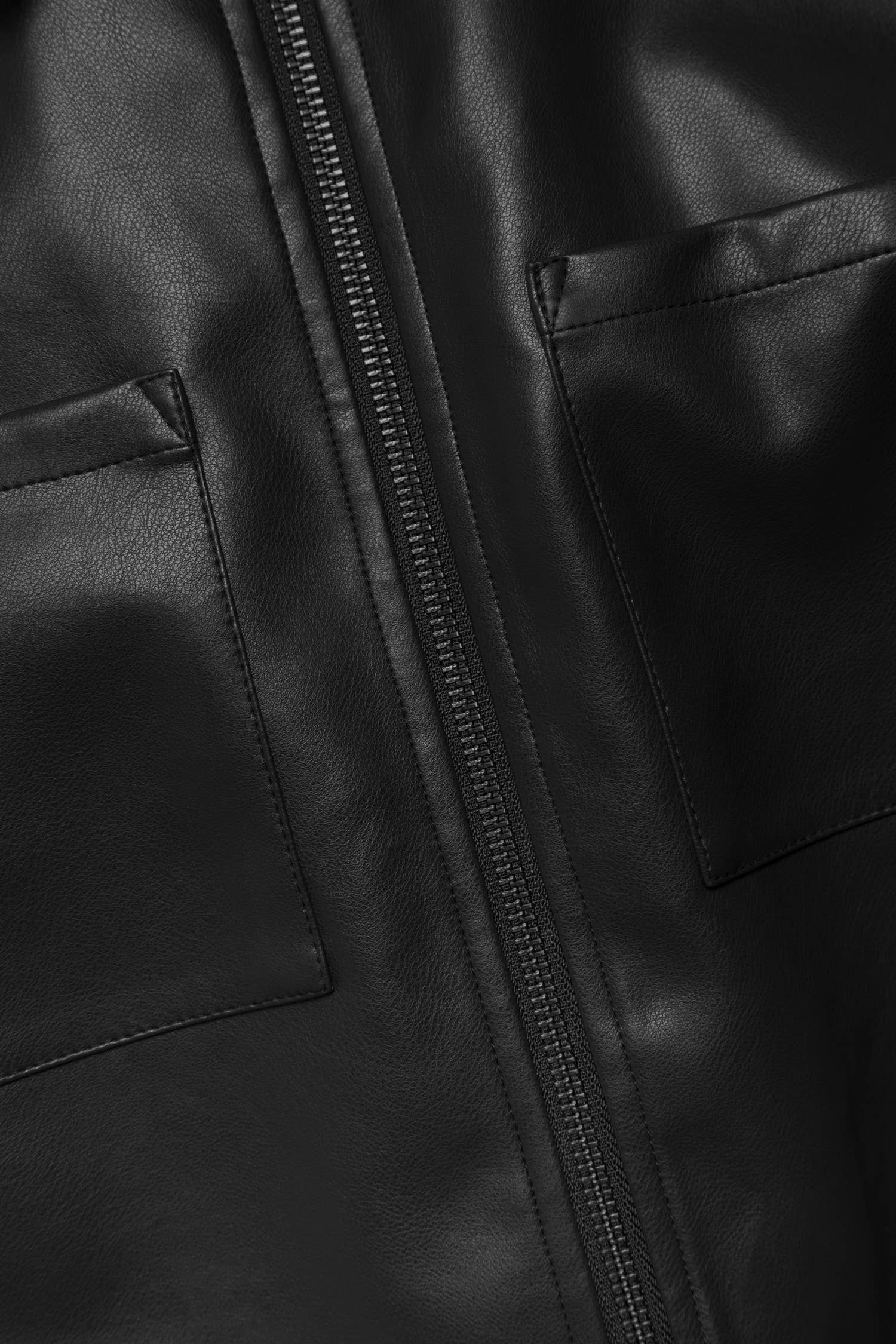 Abito corto in ecopelle con zip