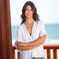 Blusa in lino con scollo a V