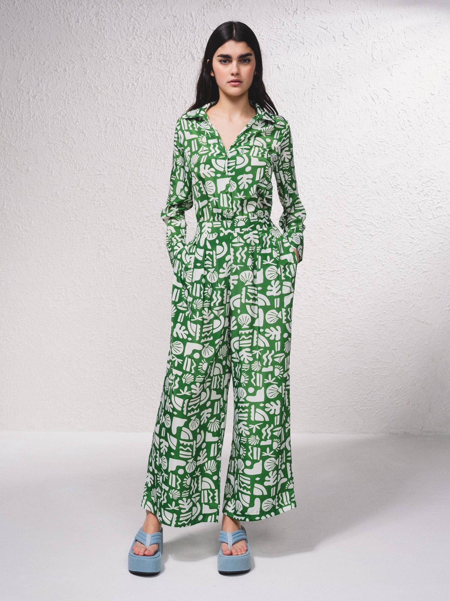 Pantaloni satinati a vita alta con stampa