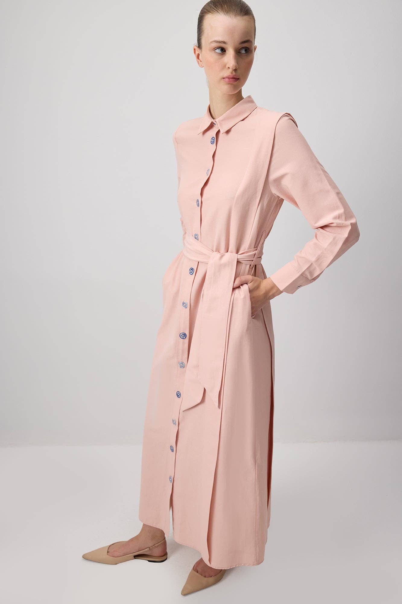 Abito camicia lungo rosa in popeline con cintura