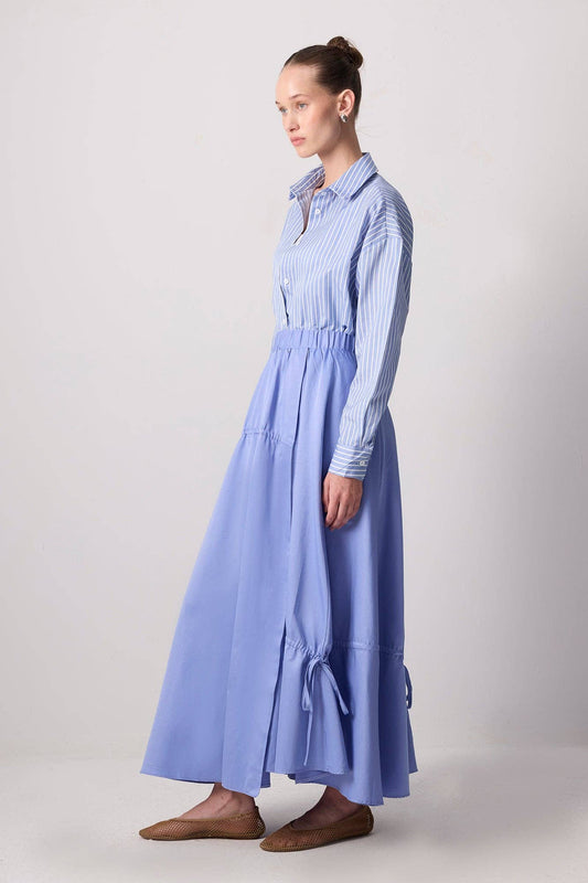 Gonna lunga azzurra con coulisse e orlo arricciato in misto cotone