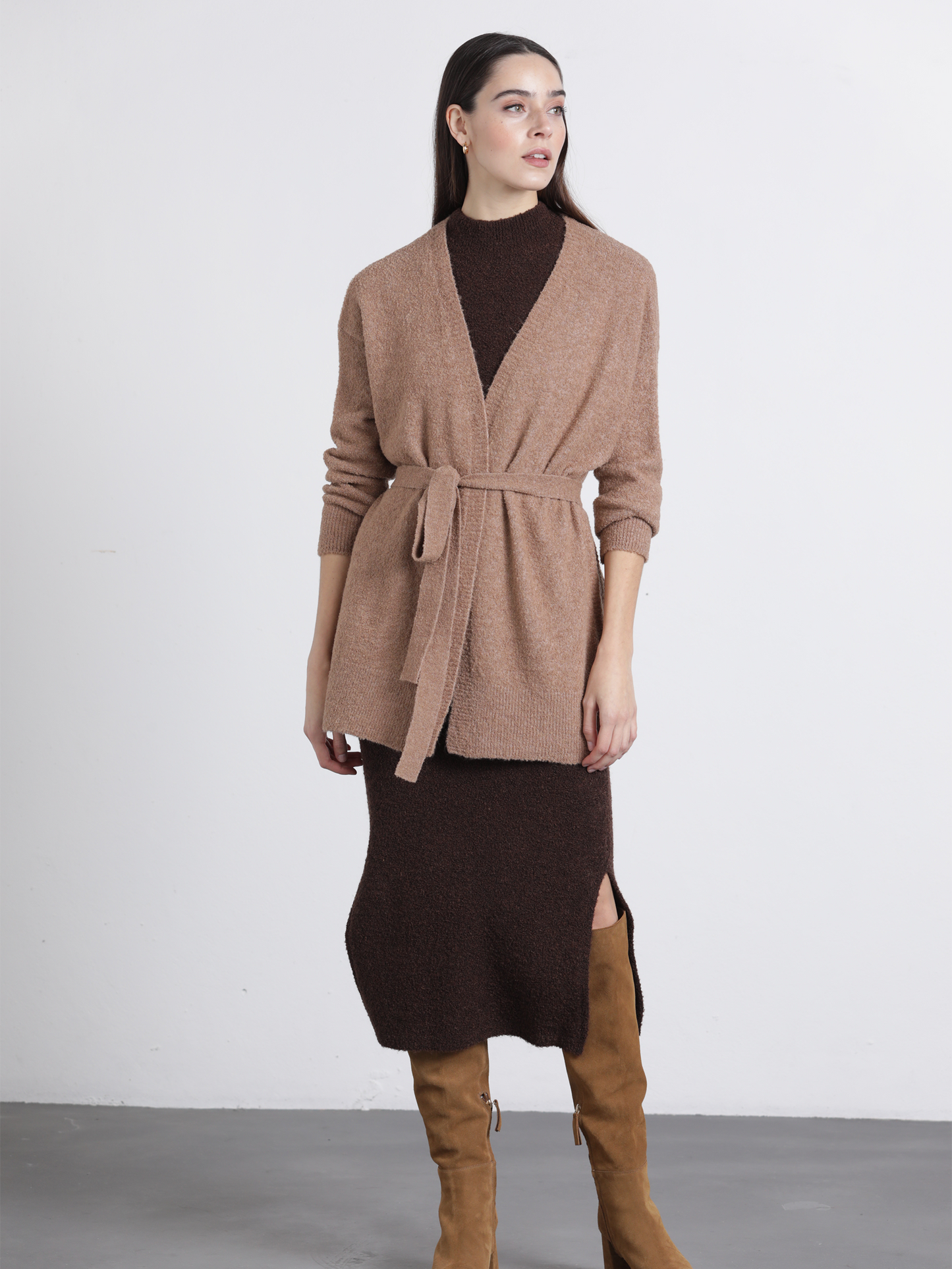 Cardigan con cintura da donna in maglia effetto bouclé