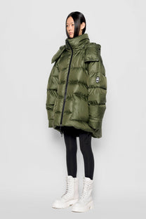 Piumino Iconica verde militare con cappuccio removibile