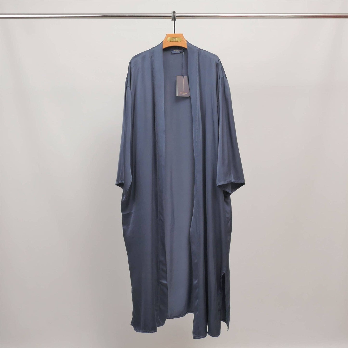Kimono lungo fluido in raso