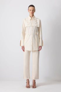 Camicia in lino con sprone in pizzo floreale e cintura