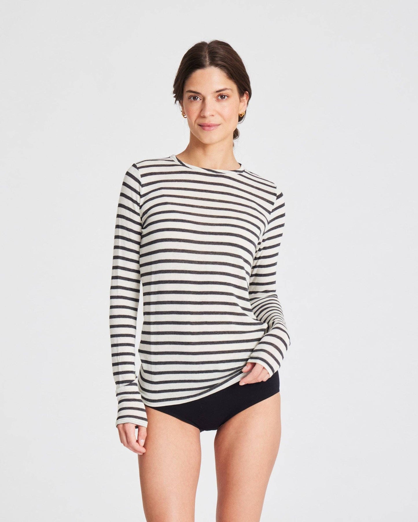 Maglia marinara in lana a righe ecru e grafite