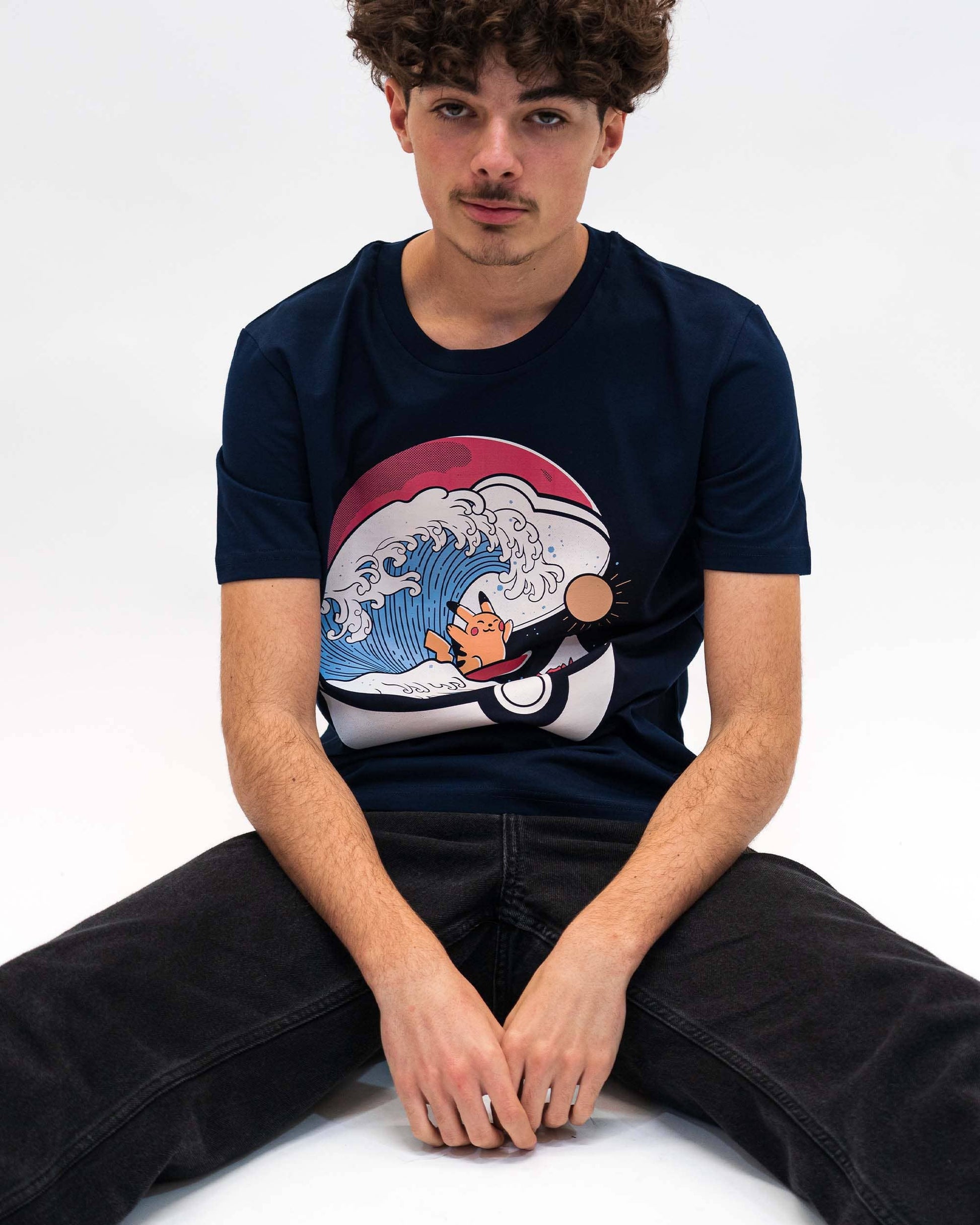 T-shirt Pokémon con stampa onda e Pikachu