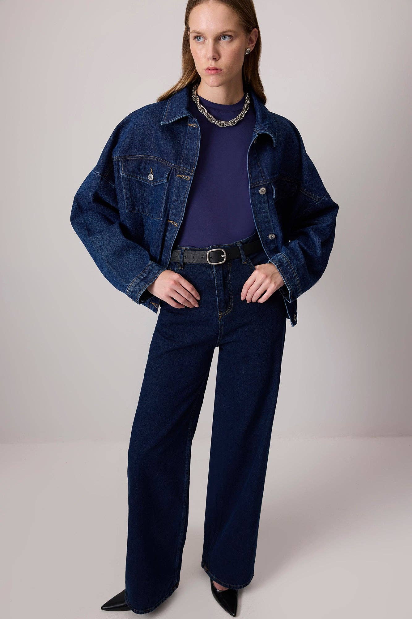 Top senza maniche blu navy in viscosa morbida
