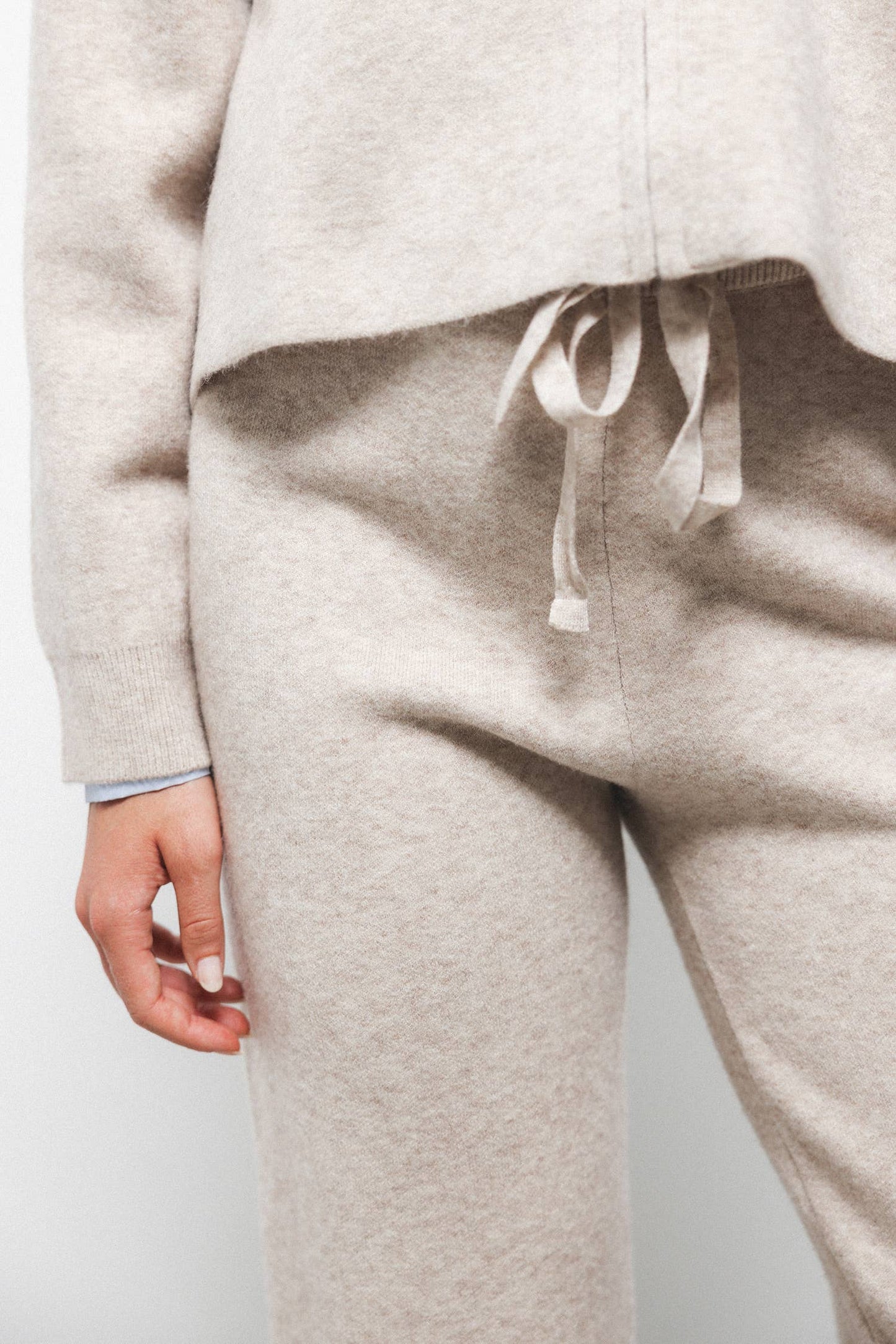 Pantaloni in maglia con coulisse e vita elastica