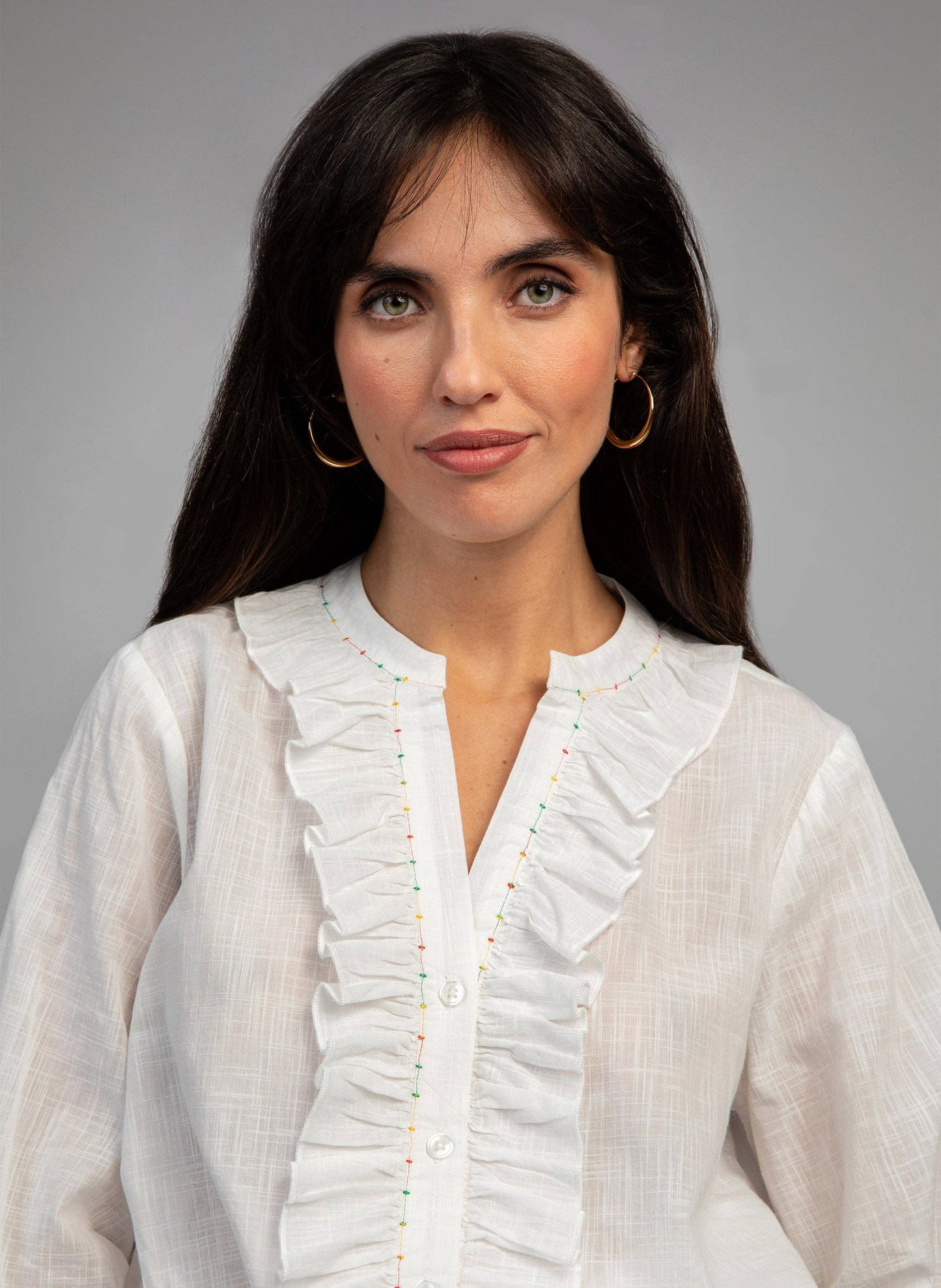Camicia bianca in voile di cotone con ruches