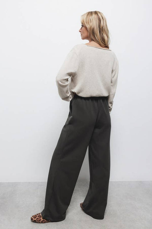 Pantaloni a palazzo con piega frontale