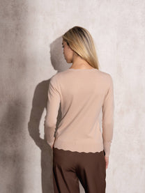 Maglia in maglia girocollo con bottoni dorati