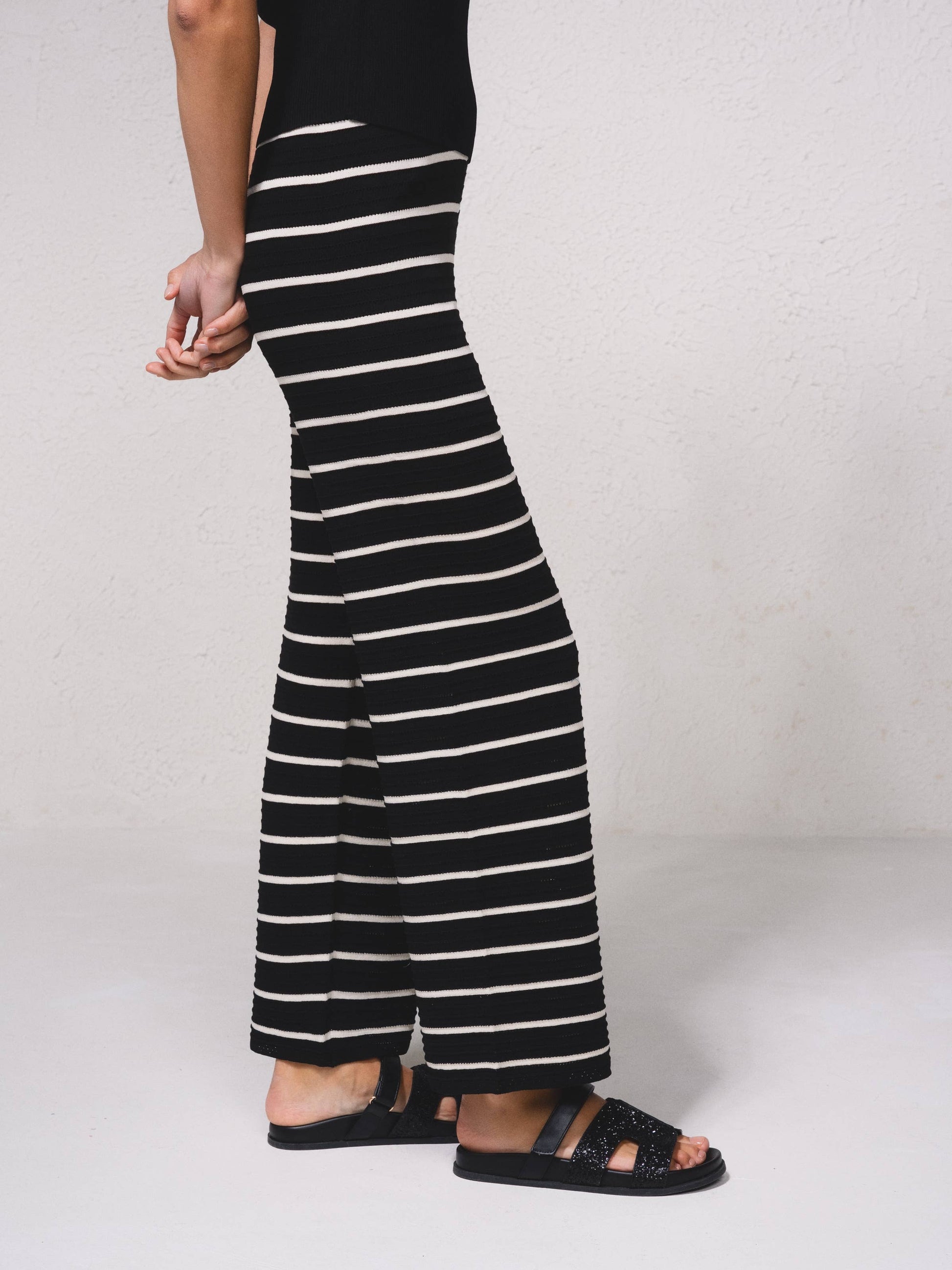 Pantaloni larghi in maglia a righe