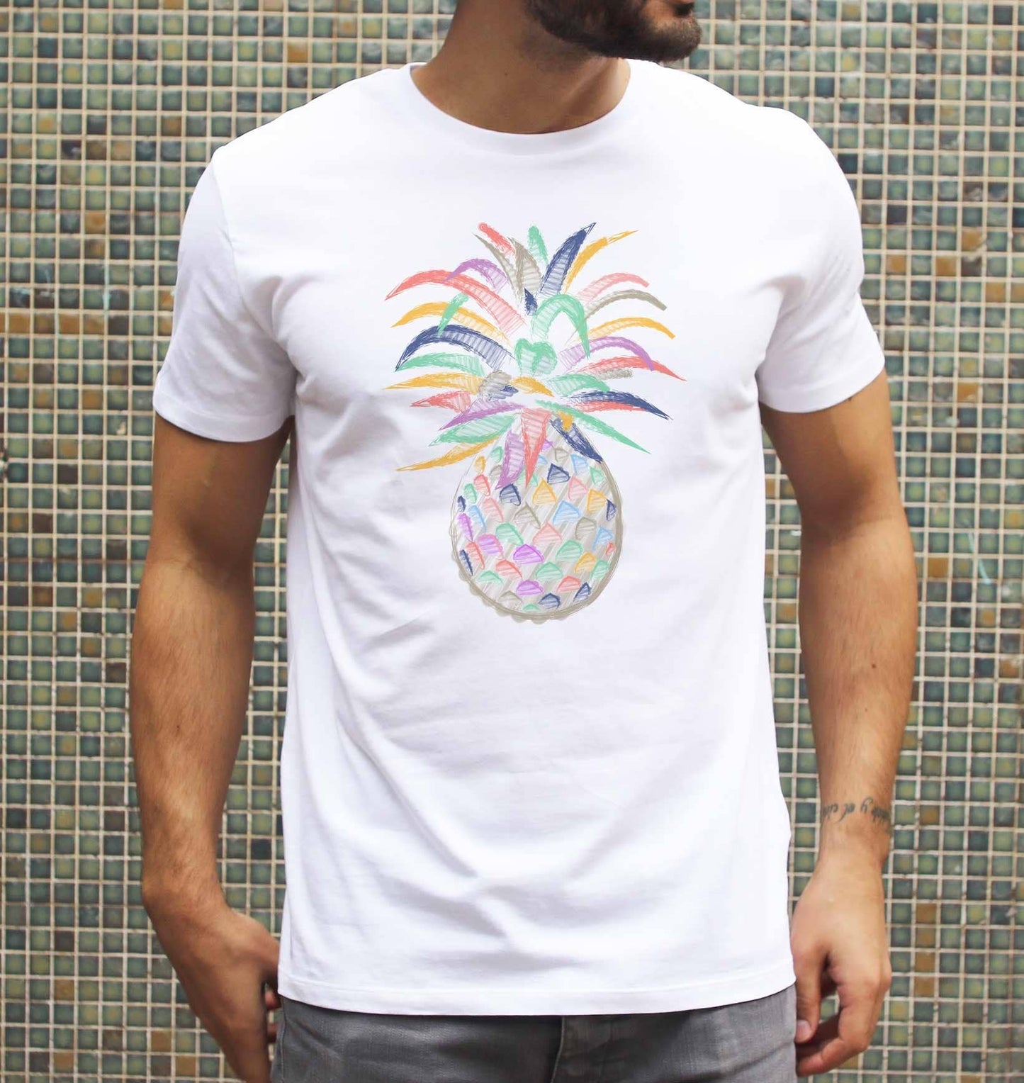 T-shirt unisex con ananas multicolore in cotone biologico