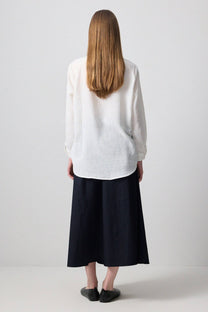Camicia oversize bianca con ricami floreali