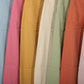 Pantaloni in twill con spille decorative
