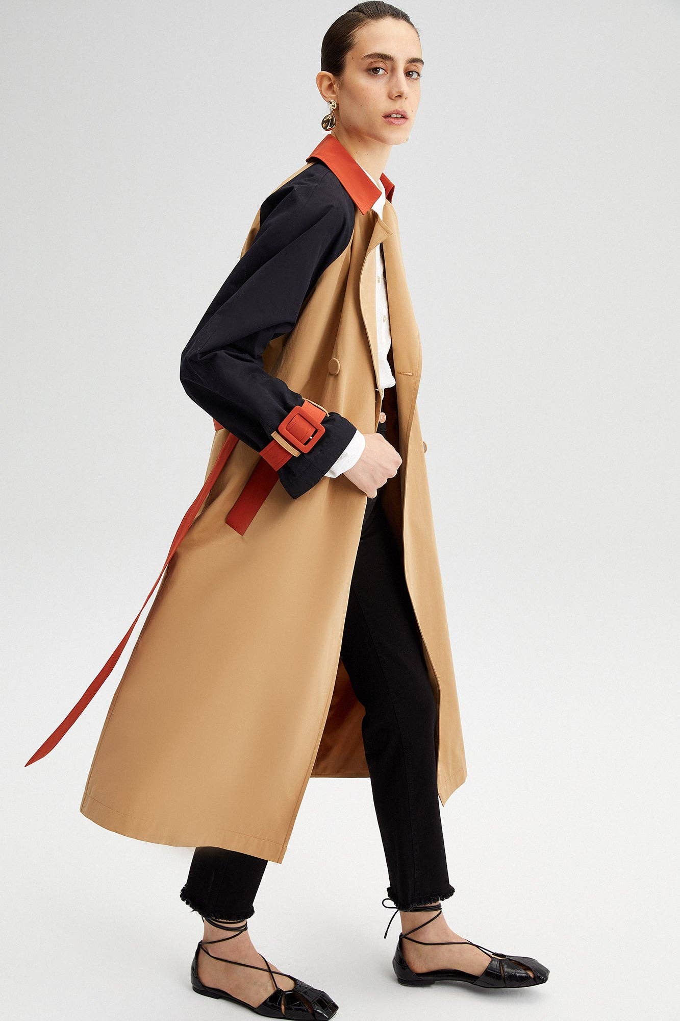 Trench color block con cintura