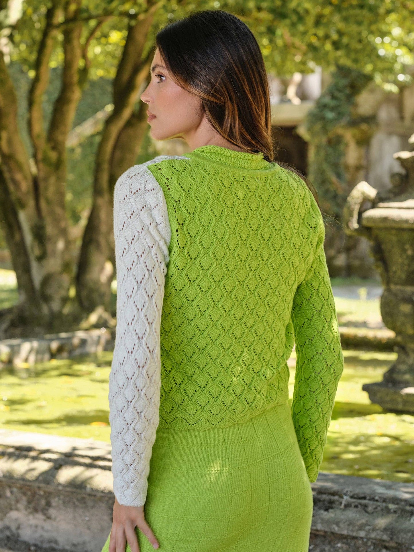 Cardigan in cotone bicolor traforato con laccetti