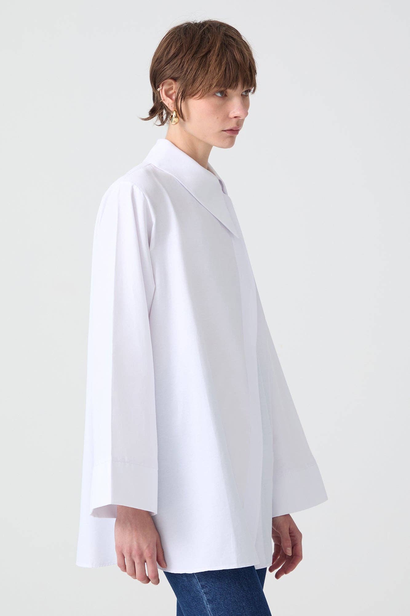 Camicia asimmetrica oversize in popeline bianca