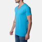 T-shirt uomo turchese con scollo a V
