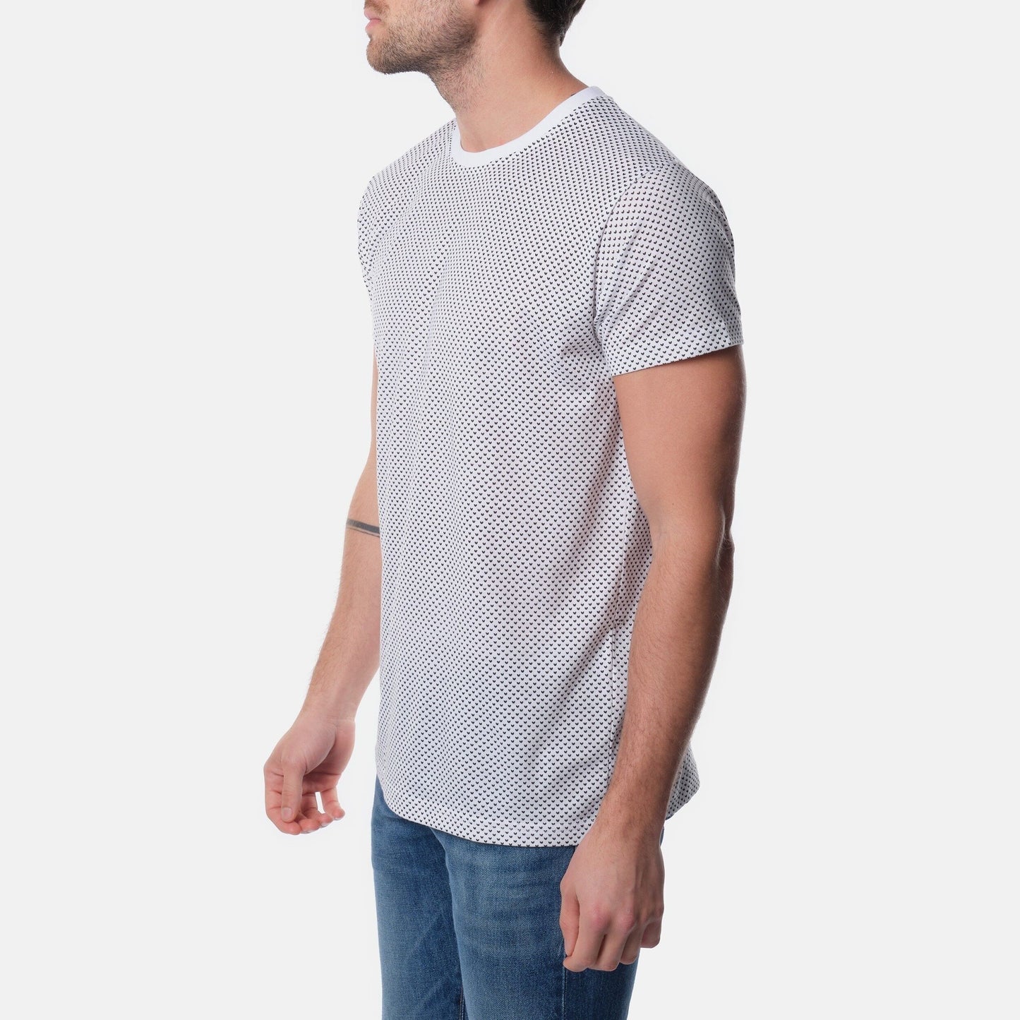 T-shirt uomo bianca con micro stampa a cuori