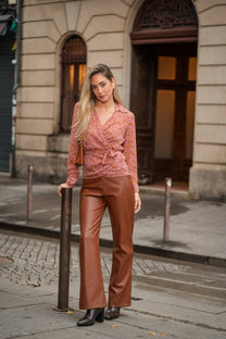 Pantaloni a zampa effetto pelle