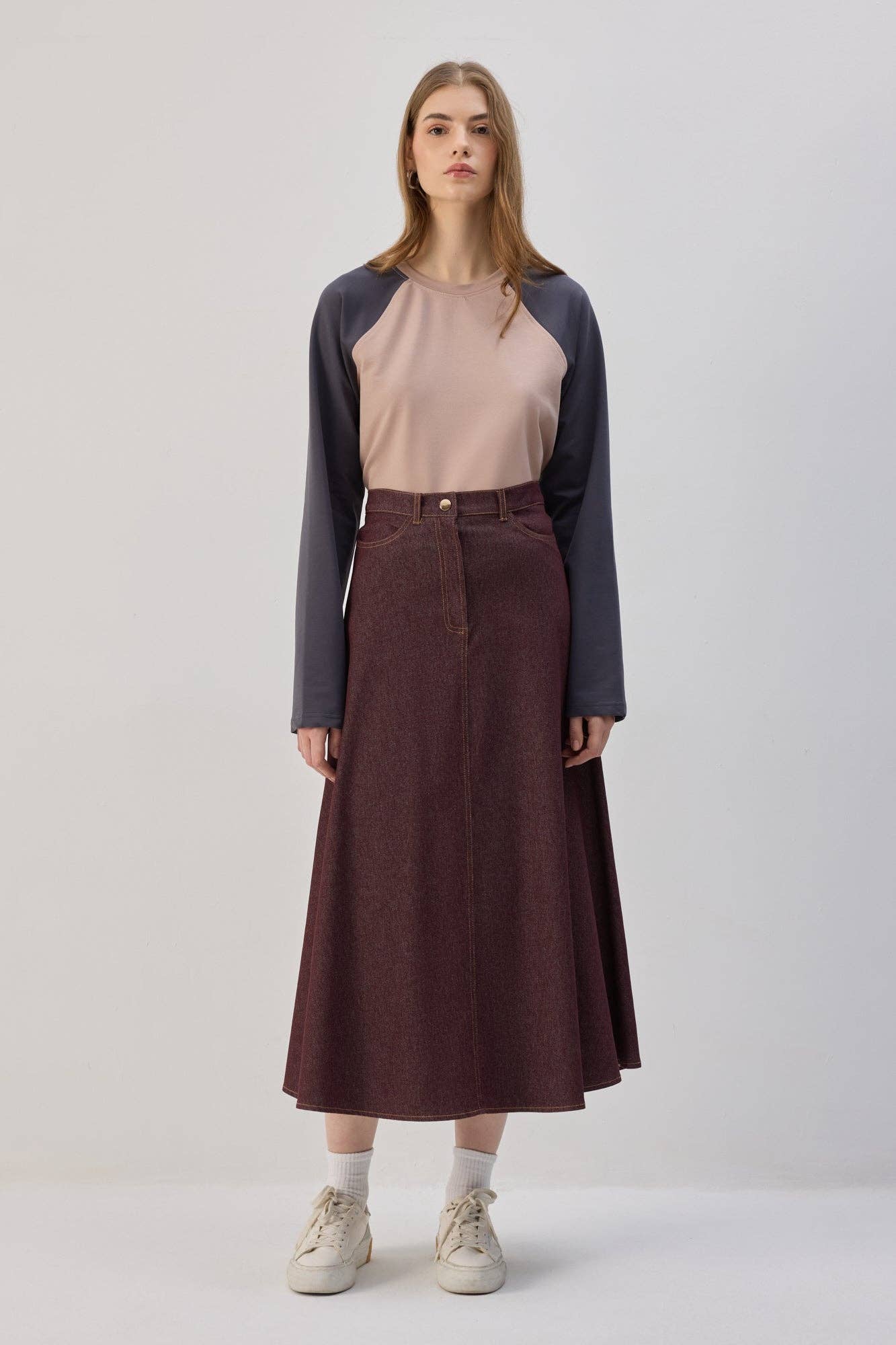 Felpa corta bicolor con manica raglan