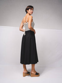 Abito midi con spalline sottili, righe e fiocco