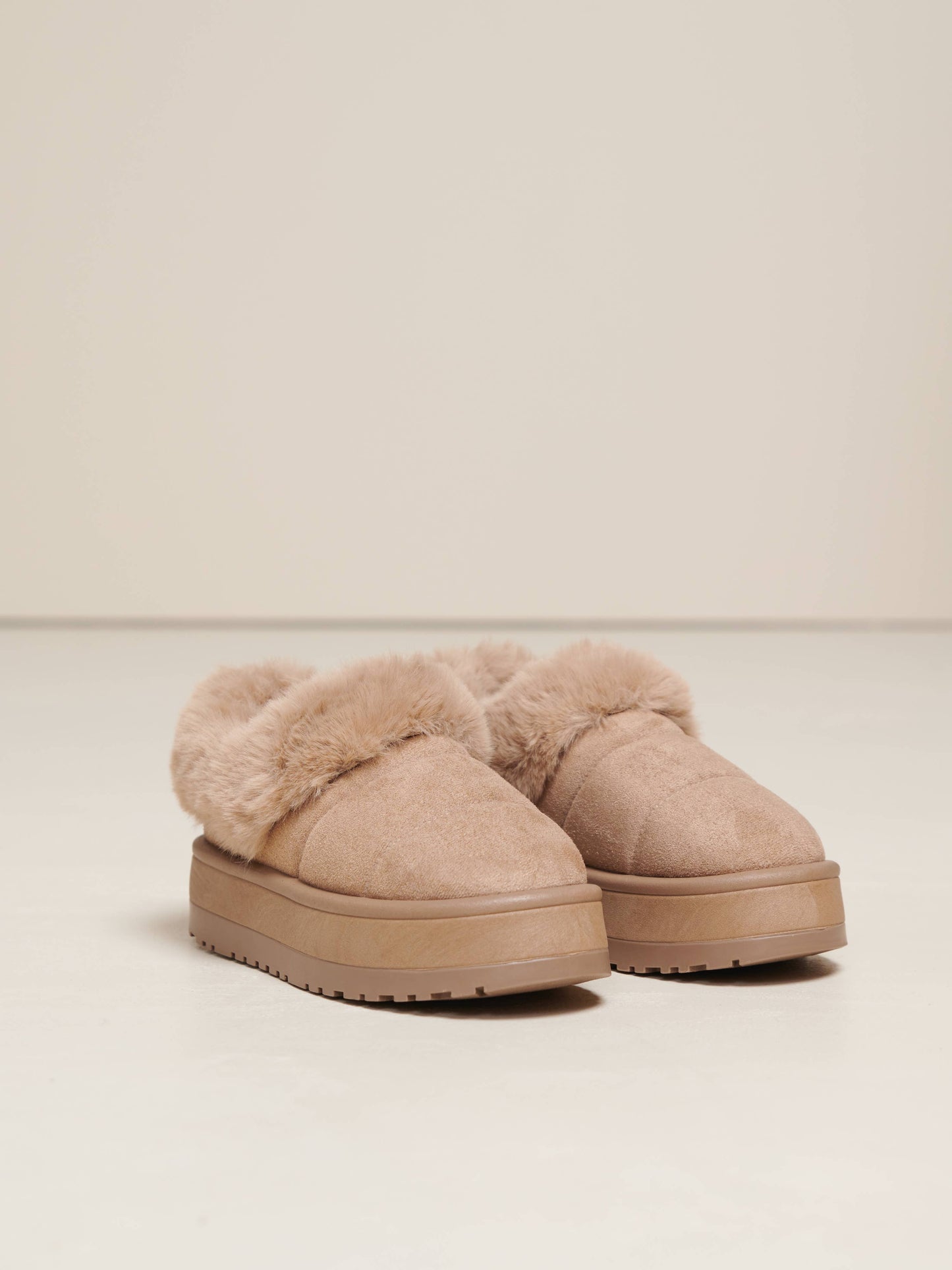 Mules donna in tessuto con bordo in pelliccia sintetica