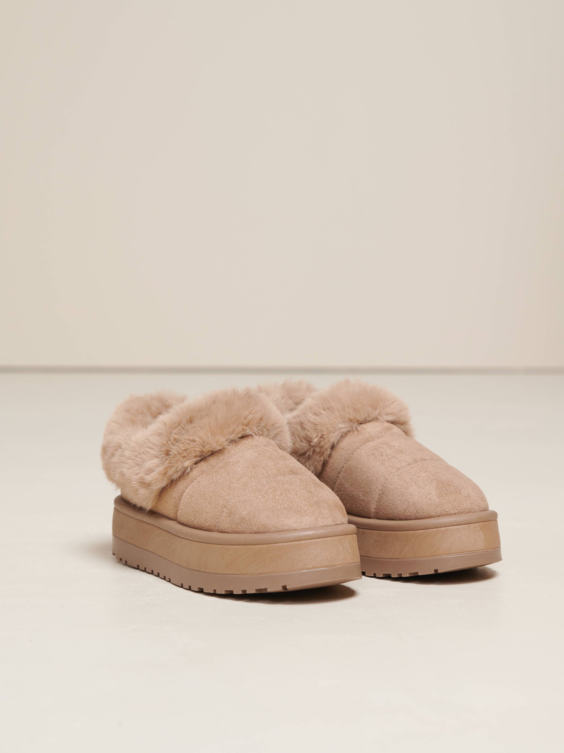 Mules donna in tessuto con bordo in pelliccia sintetica