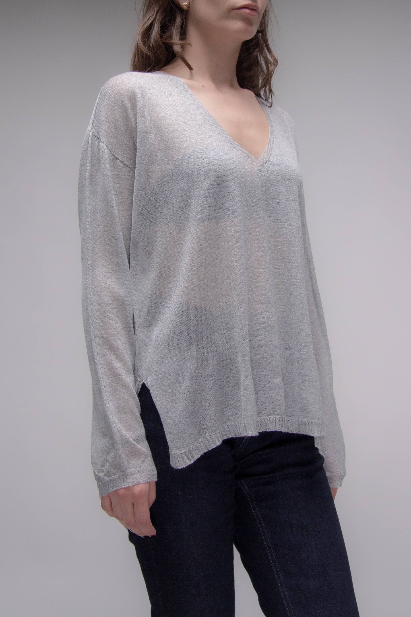 Maxi Maglia Scollo a V con Spacco Laterale in Maglia 3D