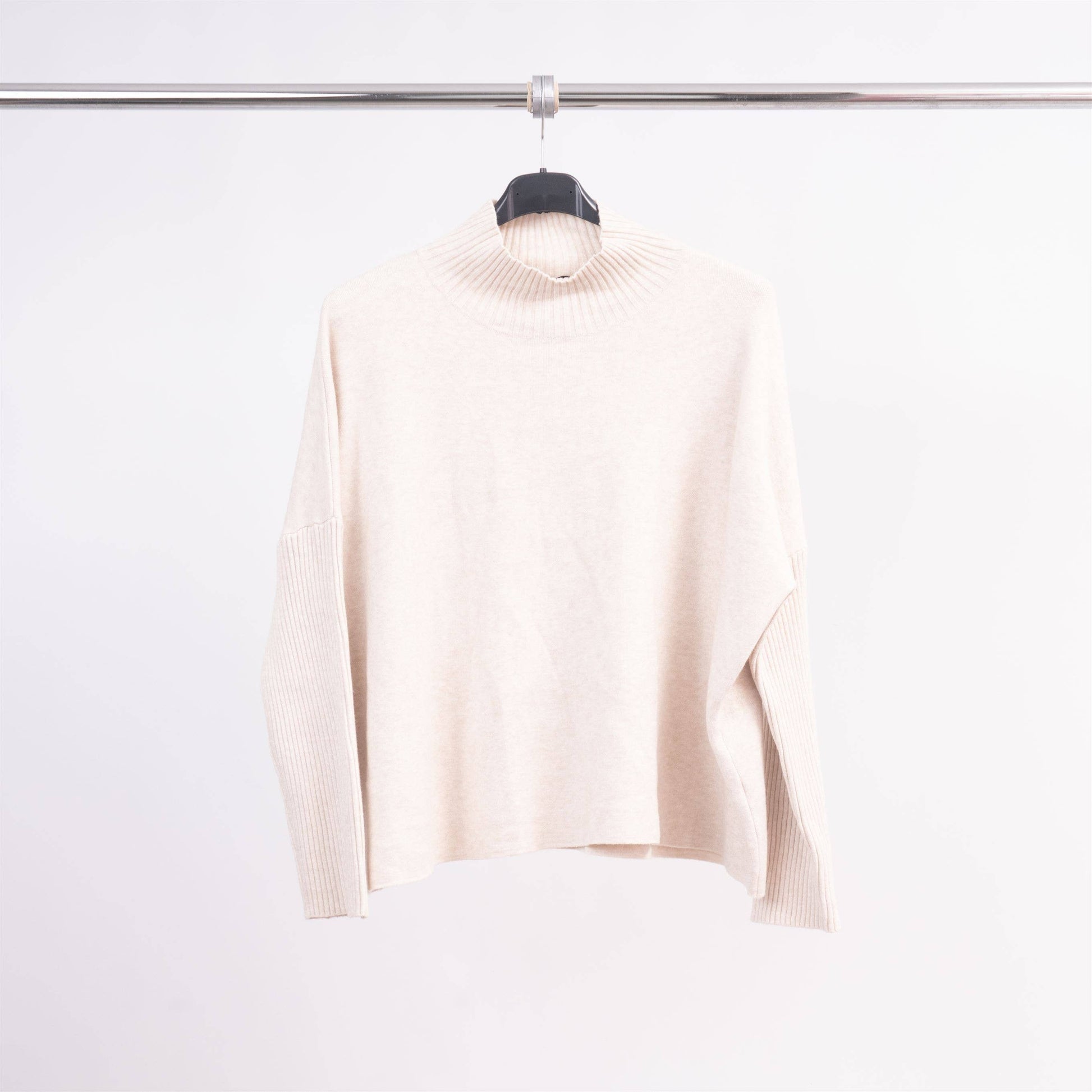 Maglione dolcevita in maglia morbida