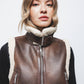 Gilet in pelliccia sintetica con colletto a fibbia