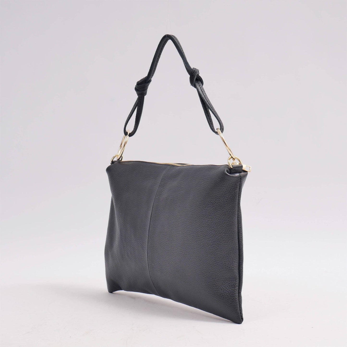 Borsa a spalla in pelle con anelli metallici