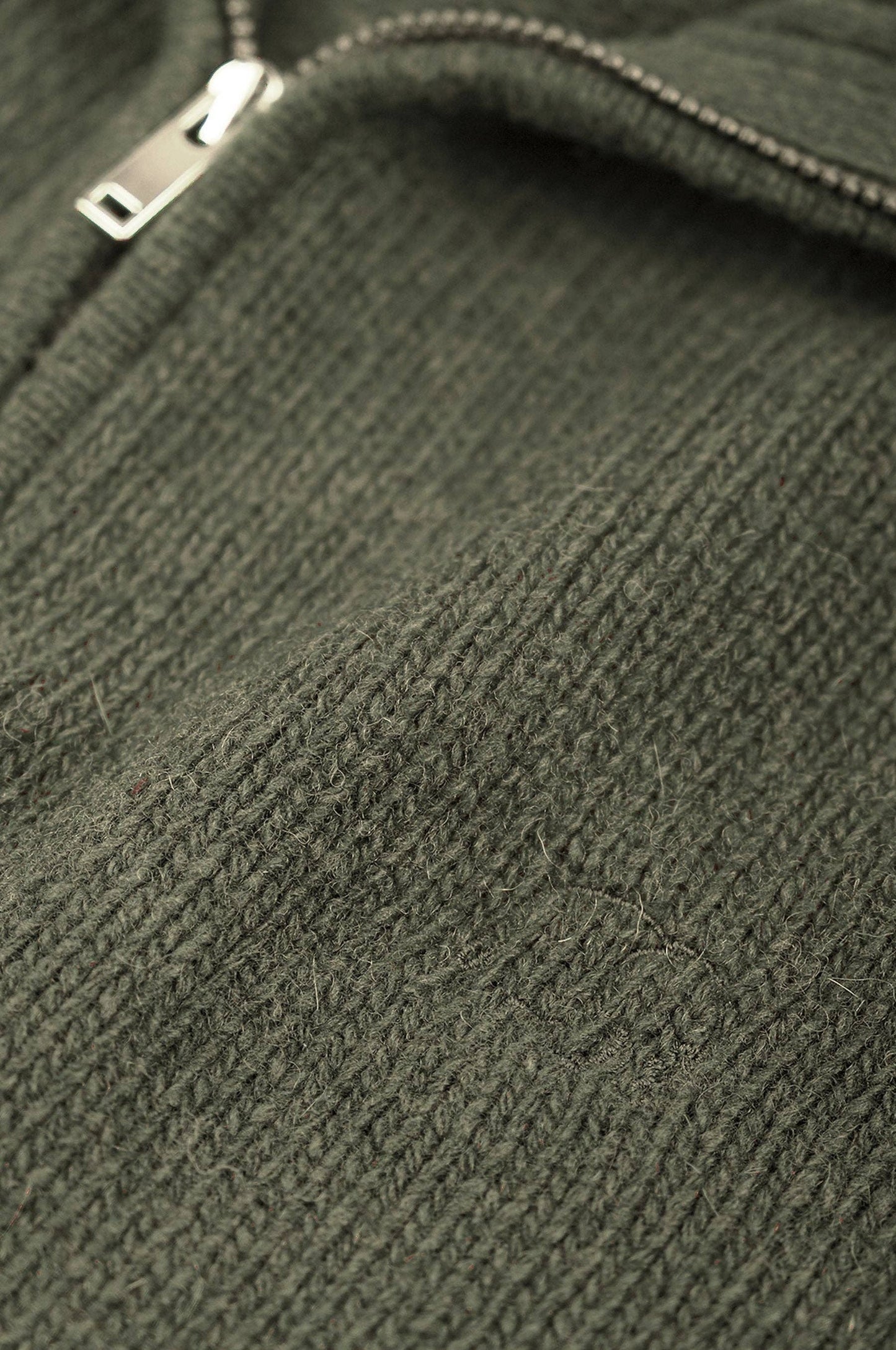 Maglia uomo in lana jacquard con zip a quarto color salvia