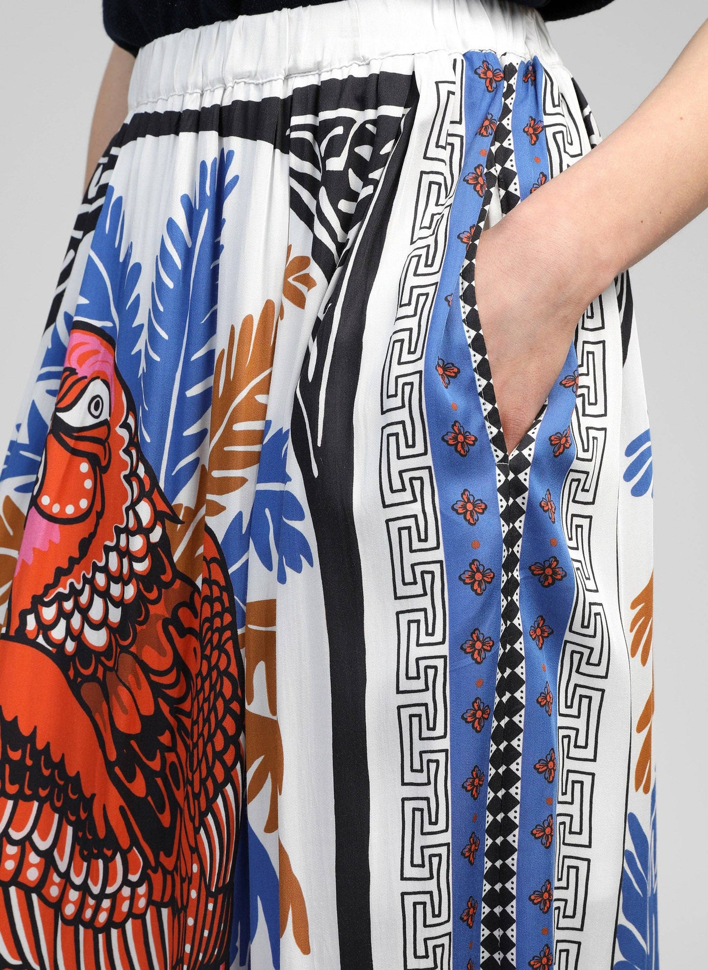 Gonna midi Riket con stampa pappagallo blu