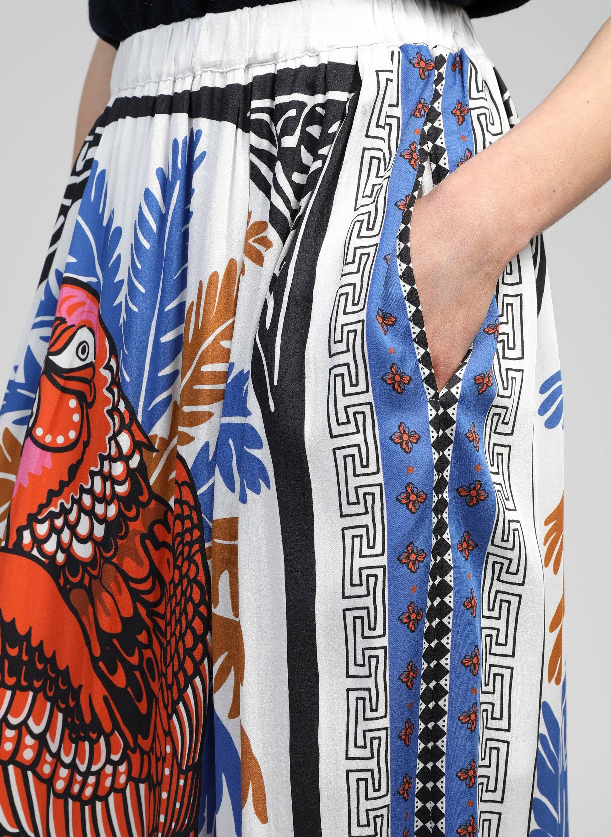 Gonna midi Riket con stampa pappagallo blu
