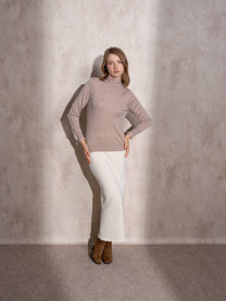 Maglione in maglia con collo alto e volant